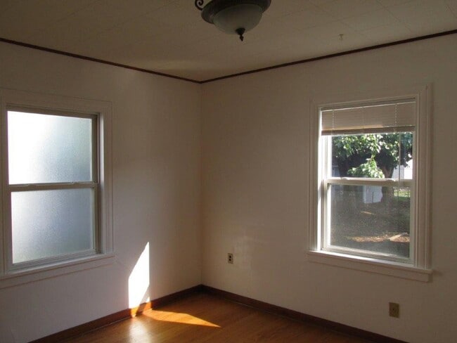 Building Photo - 2 Bedroom House in Sedro-Woolley