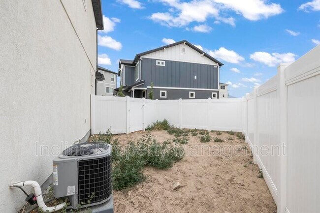 Building Photo - 97 E Polaris Dr