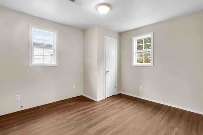 Building Photo - 708 2nd Ave