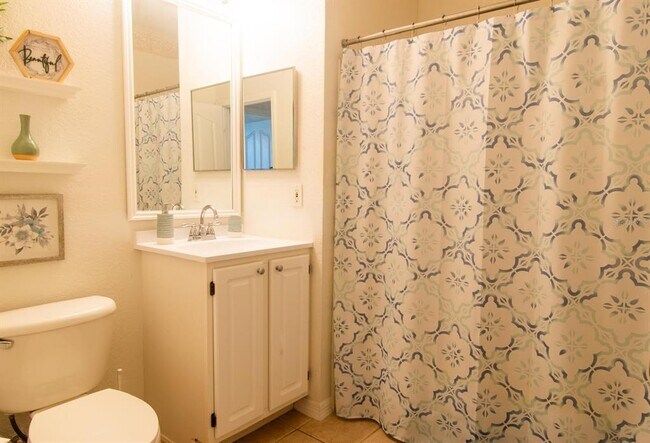 Building Photo - 8911 Legacy Ct
