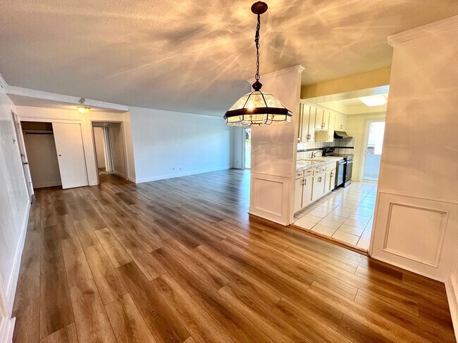 Building Photo - 5630 Ravenspur Dr