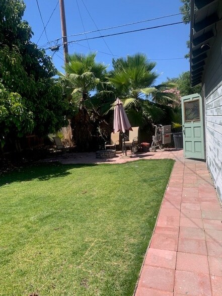 Building Photo - 435 E Yale Ave