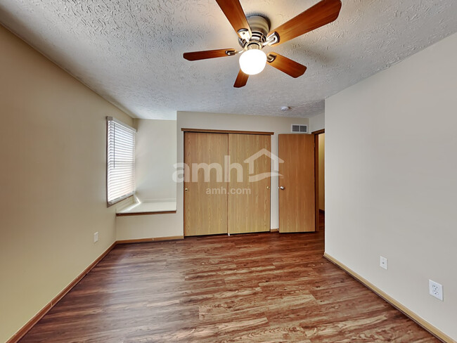 Building Photo - 825 Whitehead Dr