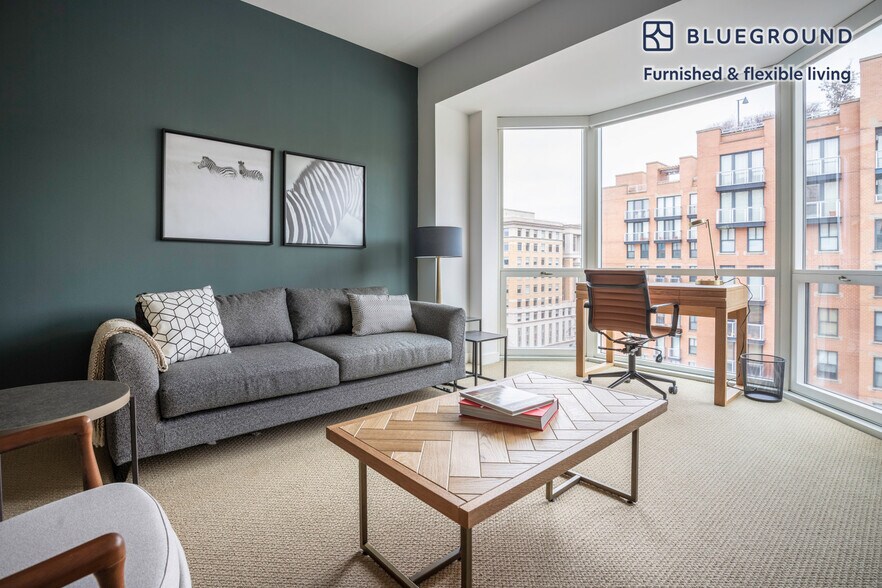 Primary Photo - 425 8th St NW