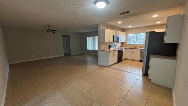 Building Photo - 4817 Landover Cir