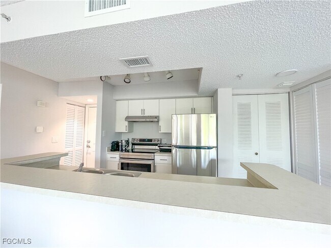 Building Photo - 8851 Colonnades Ct W