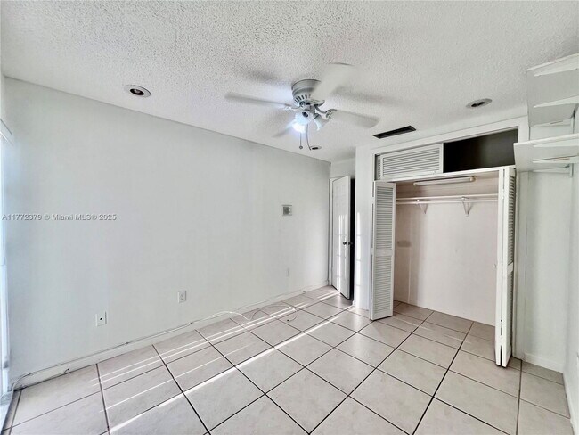 Building Photo - 3302 Farragut St