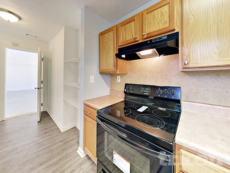 Building Photo - 184 Kings Crossing Ct