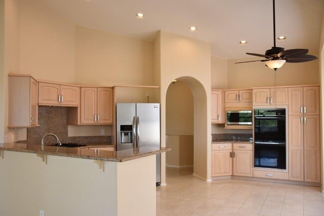 Building Photo - Gorgeous 4 bedroom single story home with ...