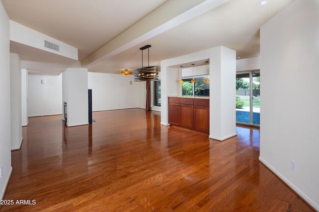 Building Photo - 8373 S Forest Ave
