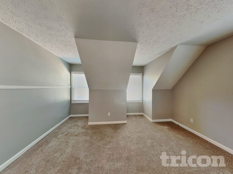 Building Photo - 125 Tanglewood Dr