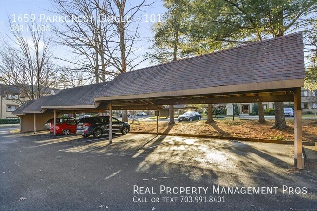 Building Photo - 1659 Parkcrest Cir