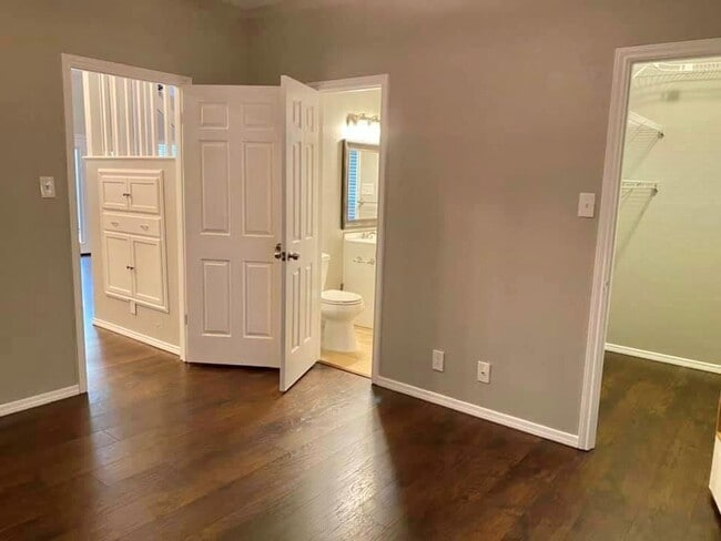 Building Photo - 4404 Travis Country Cir