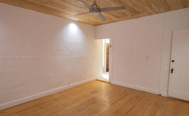 Building Photo - 3050 Alton Rd