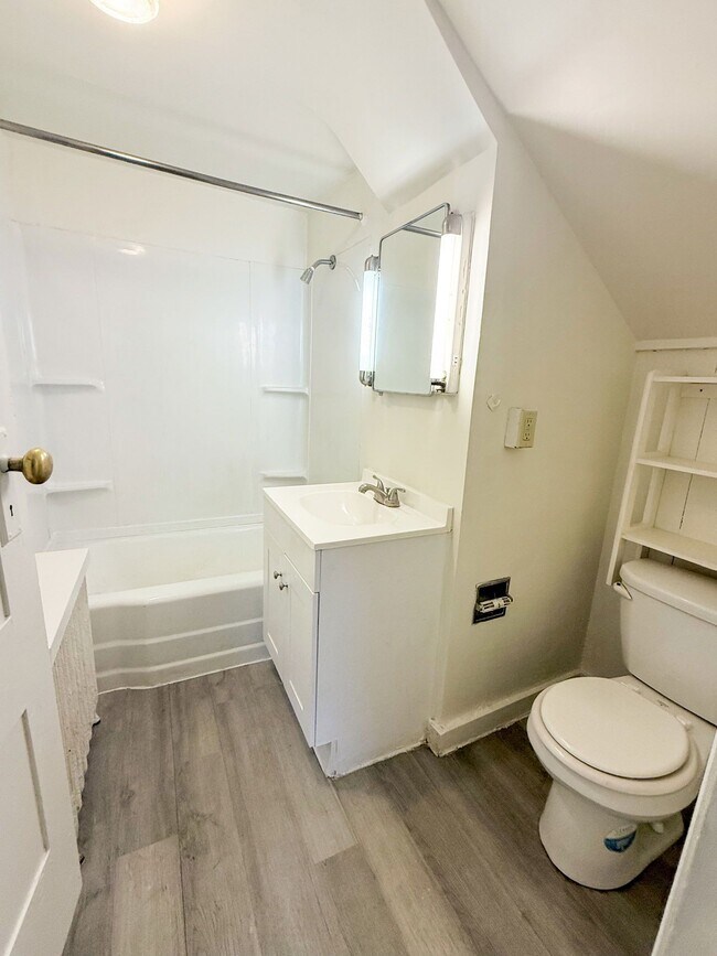 Building Photo - 497 Norwood Rd