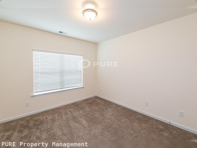 Building Photo - 109 Grant Dr