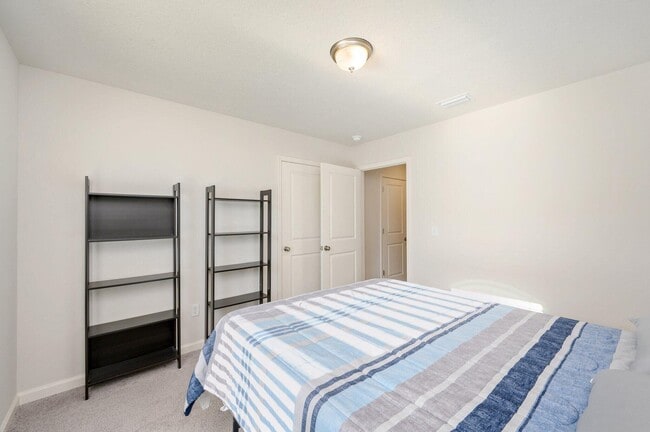 Building Photo - 42 Lockwood Way W