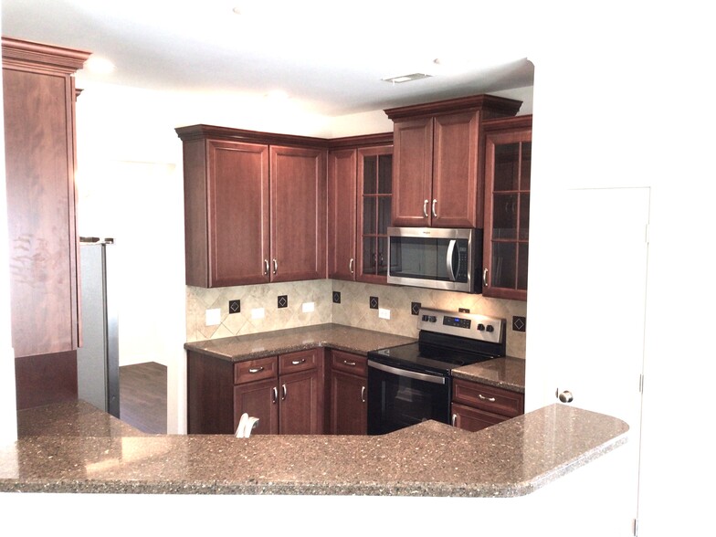 Building Photo - 263 Mayfield Dr