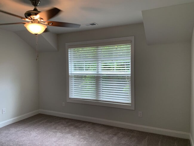 Building Photo - 4 Bedroom, 2.5 Bath, Pet Friendly Town Home with Garage Within Barefoot Resort and Golf! Availabl...