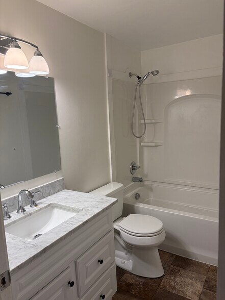 Building Photo - 50 Brookside Dr