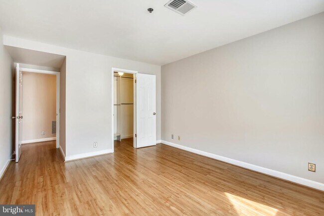 Building Photo - 115 N Lee St