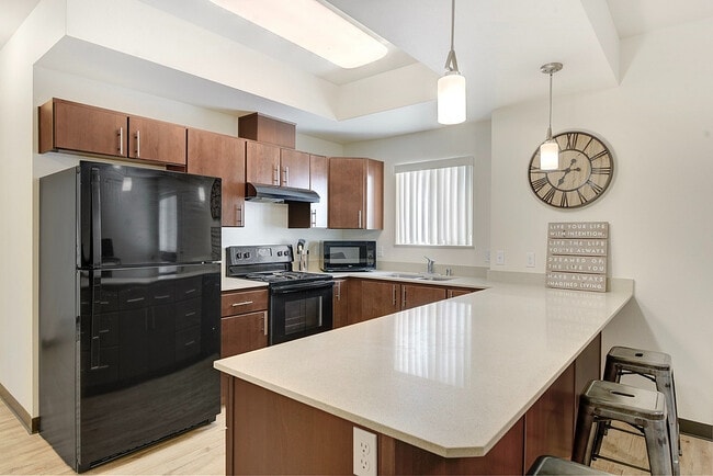 Building Photo - Wolf Run East