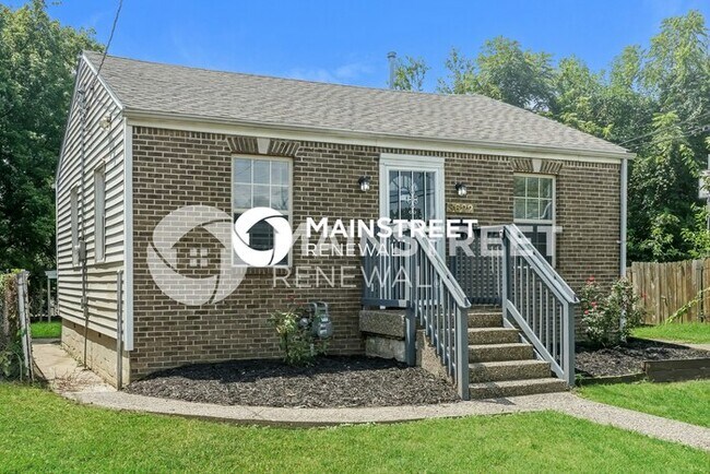 Building Photo - 3 Bedroom Pet-Friendly Home in Louisville, KY with Main Street Renewal