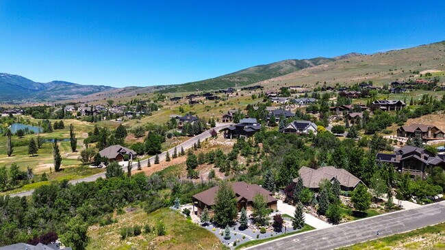 Building Photo - 3573 N Elkview Dr