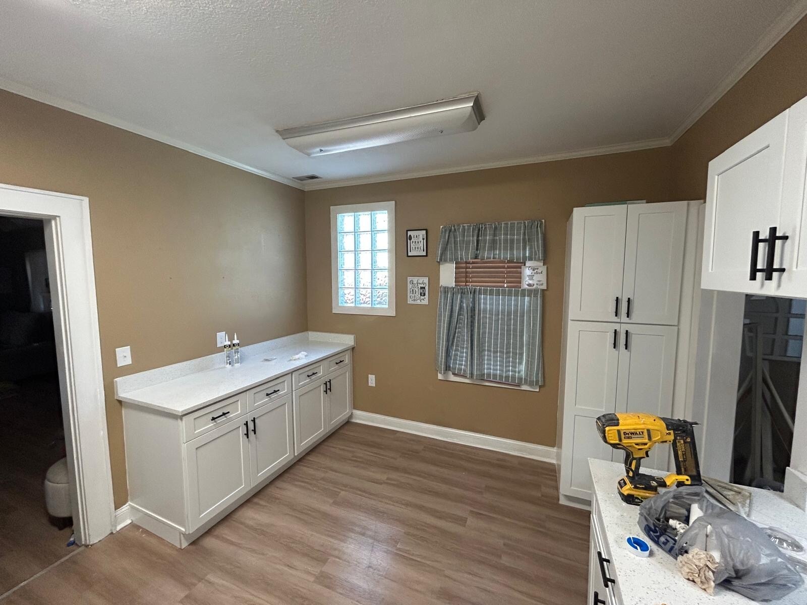 Building Photo - 1531 E Elm Rd