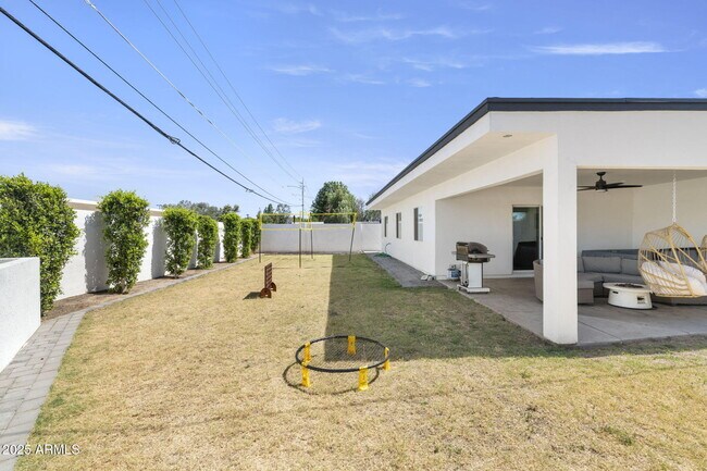 Building Photo - 4025 N 8th Ave