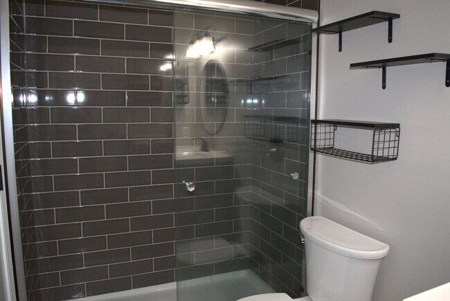 Building Photo - 607 Winterway Dr.