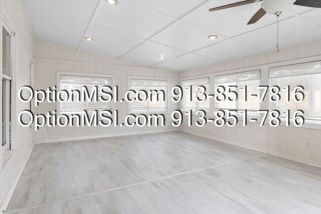 Building Photo - Welcome home to this charming two-story in South Woods subdivision