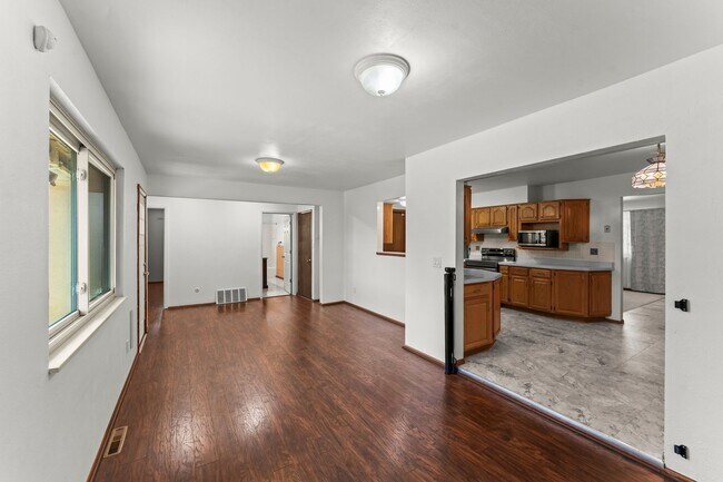 Building Photo - 4025 N Carefree Cir