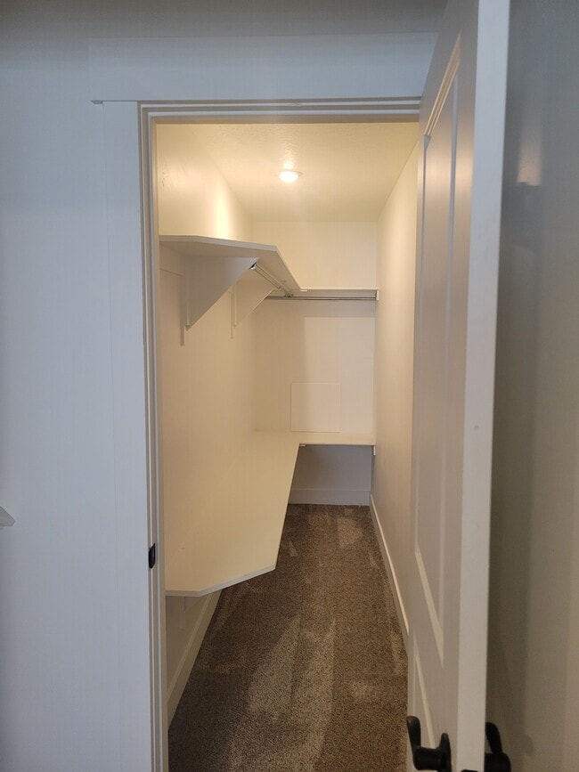 Building Photo - 139 E 730 N