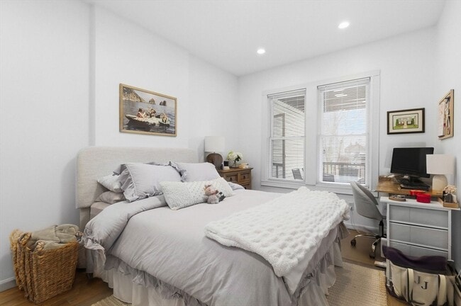 Building Photo - 194 Emerson St