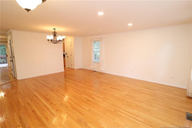 Building Photo - 2114 Frissell Ave