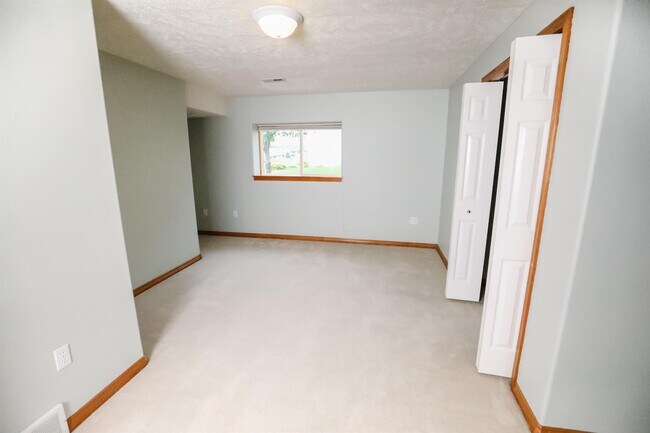 Building Photo - 503 S Shelley Lake Ln