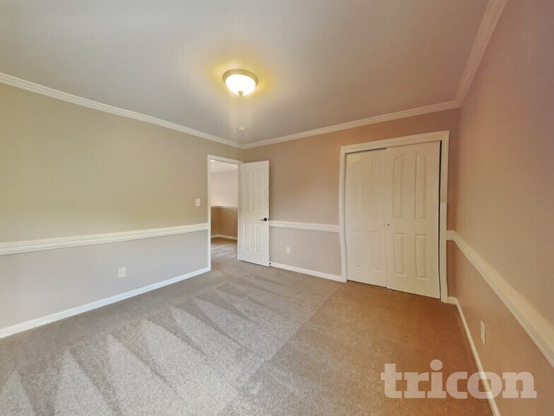Building Photo - 5323 Chandler Oaks Ln