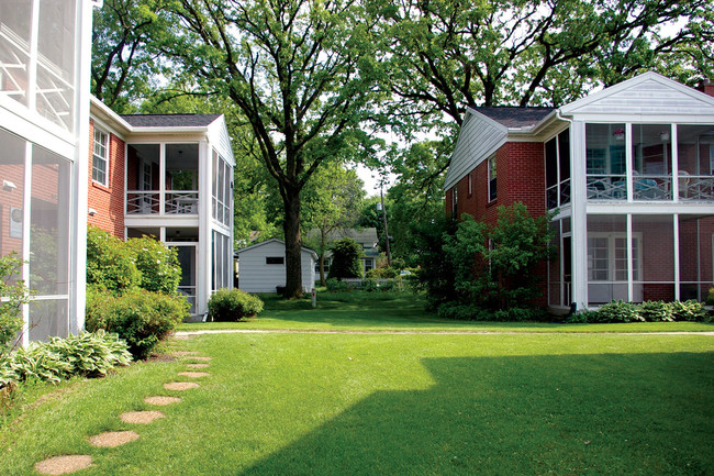 Hayes House - Courtyard - Hayes Houses