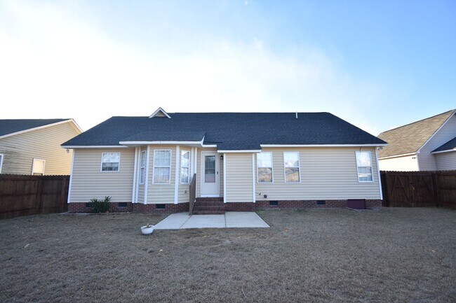 Building Photo - 4 Bedroom 2 Bathroom Coming Soon In Stonewall