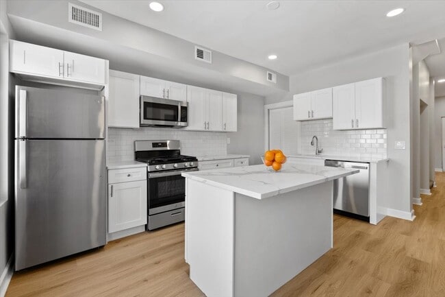 Building Photo - 3751 N Clifton Ave