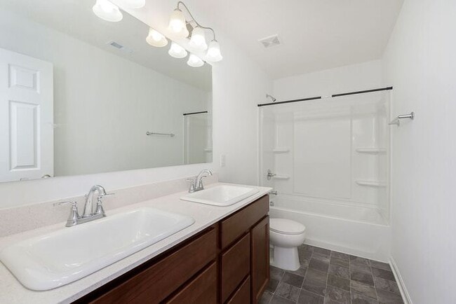 Building Photo - Awesome 5 Bedroom In Great McCordsville Lo...