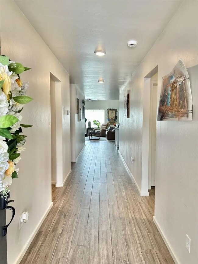 Building Photo - Beautiful 4 Bedroom/3 Bathroom Home
