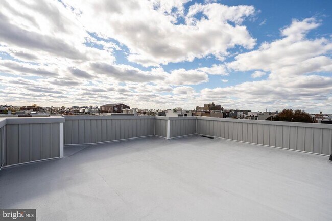 Building Photo - 1711 S 5th St