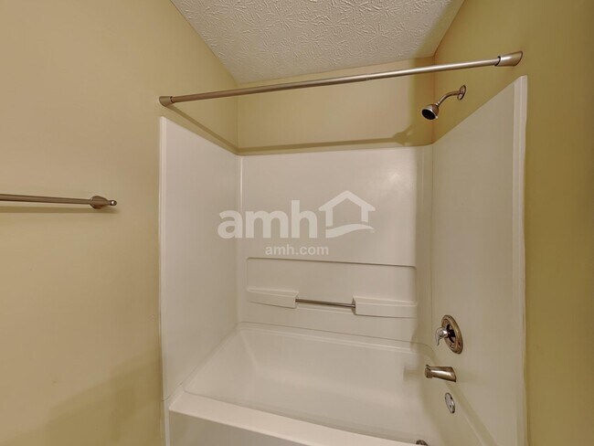Building Photo - 3559 High Creek Dr