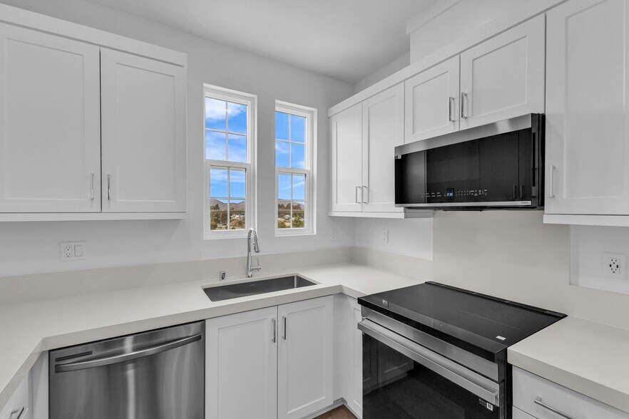 Building Photo - 2208 Mountain Laurel Rd