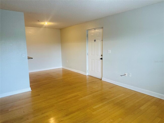 Building Photo - 2071 Dixie Belle Dr
