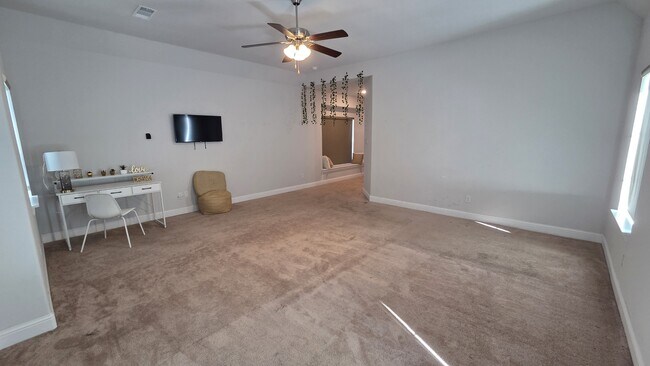 Building Photo - 1112 Maverick Dr