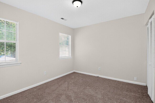 Building Photo - 7116 Markway Dr