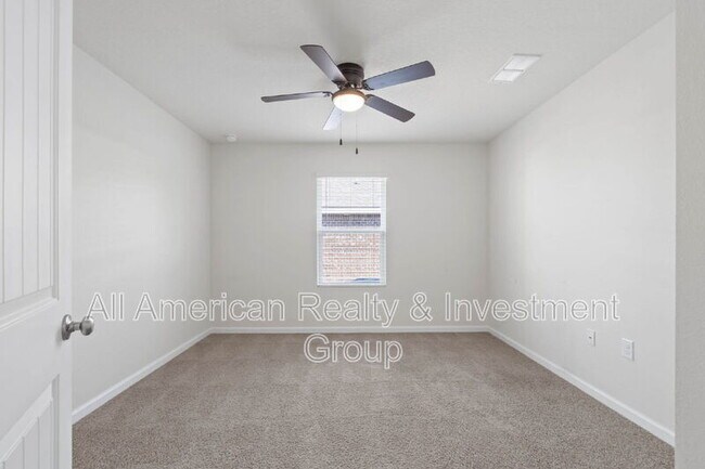 Building Photo - 1047 Limpkin St